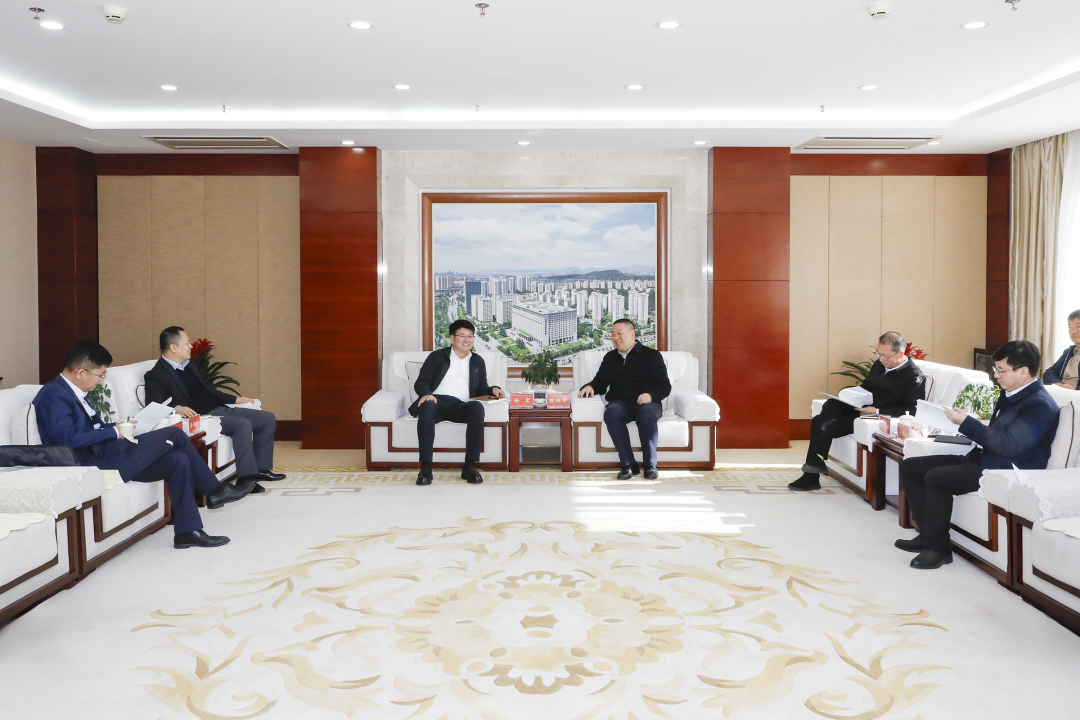 总与中信银行昆明分行、中信金融资产云南分公司交流座谈